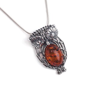 Wisiorek srebrny Sowa z bursztynem bałtyckim