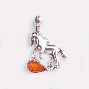 Wisiorek srebrny Konik z bursztynem bałtyckim