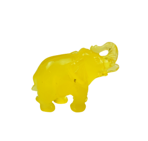 Słoń z żółtego bursztynu bałtyckiego unikatowa rzeźba 