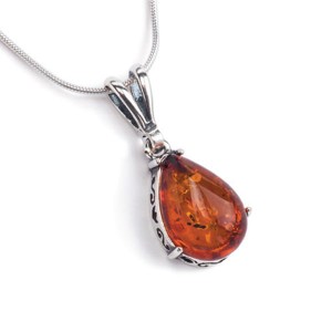 Srebrny wisiorek z bursztynem ELA