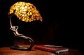 Lampa biurkowa z bursztynem bałtyckim