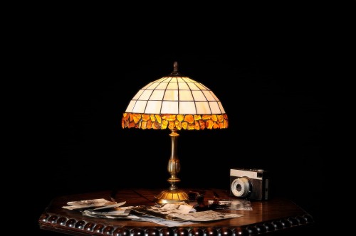 Lampa bursztynowa ze szkłem witrażowym