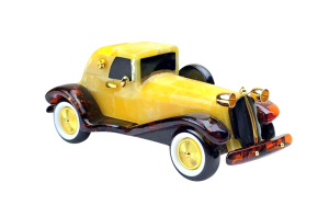 Klasyczny samochód z bursztynu