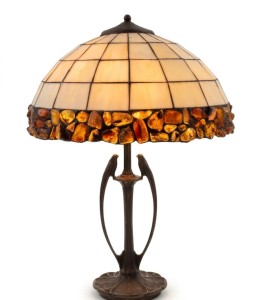 Lampa bursztynowa ze szkłem witrażowym o średnicy klosza 40 cm 