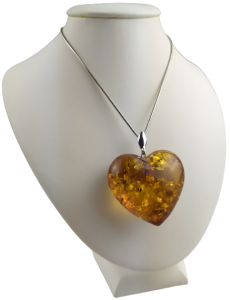 Wisiorek bursztynowe Serce